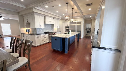 Lake Jackson 2-story, 5-bed 216 River Oaks Drive-idx