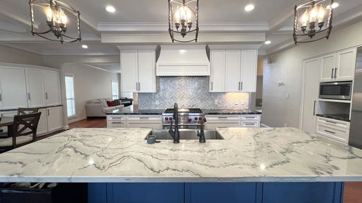 Lake Jackson 2-story, 5-bed 216 River Oaks Drive-idx