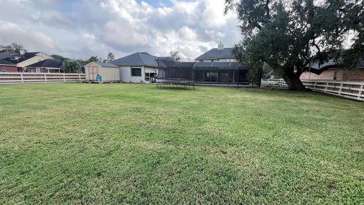 Lake Jackson 2-story, 5-bed 216 River Oaks Drive-idx