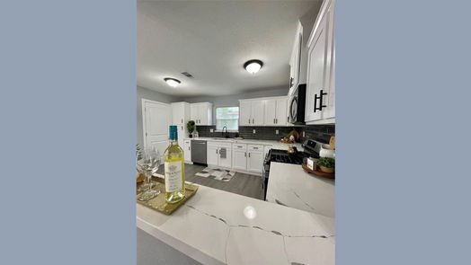 Lake Jackson null-story, 3-bed 143 Huisache Street-idx