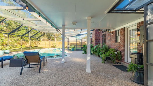 Lake Jackson 2-story, 4-bed 117 Strawberry Drive-idx