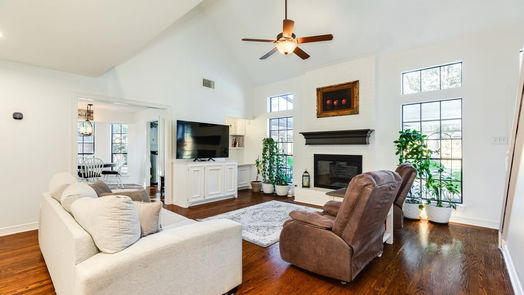Lake Jackson 2-story, 4-bed 117 Strawberry Drive-idx