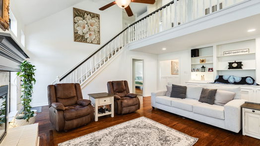 Lake Jackson 2-story, 4-bed 117 Strawberry Drive-idx