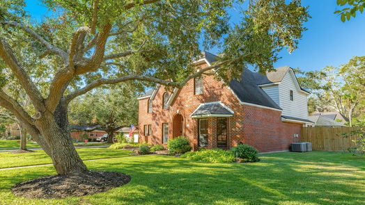 Lake Jackson 2-story, 4-bed 117 Strawberry Drive-idx