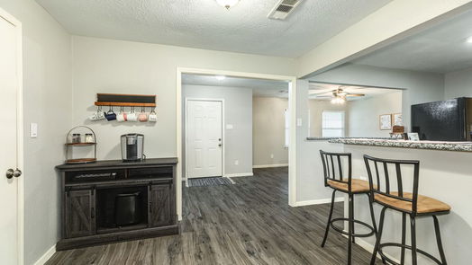 Lake Jackson 1-story, 3-bed 304 Gardenia Street-idx