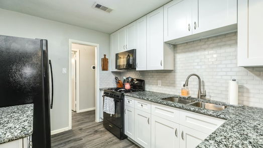 Lake Jackson 1-story, 3-bed 304 Gardenia Street-idx