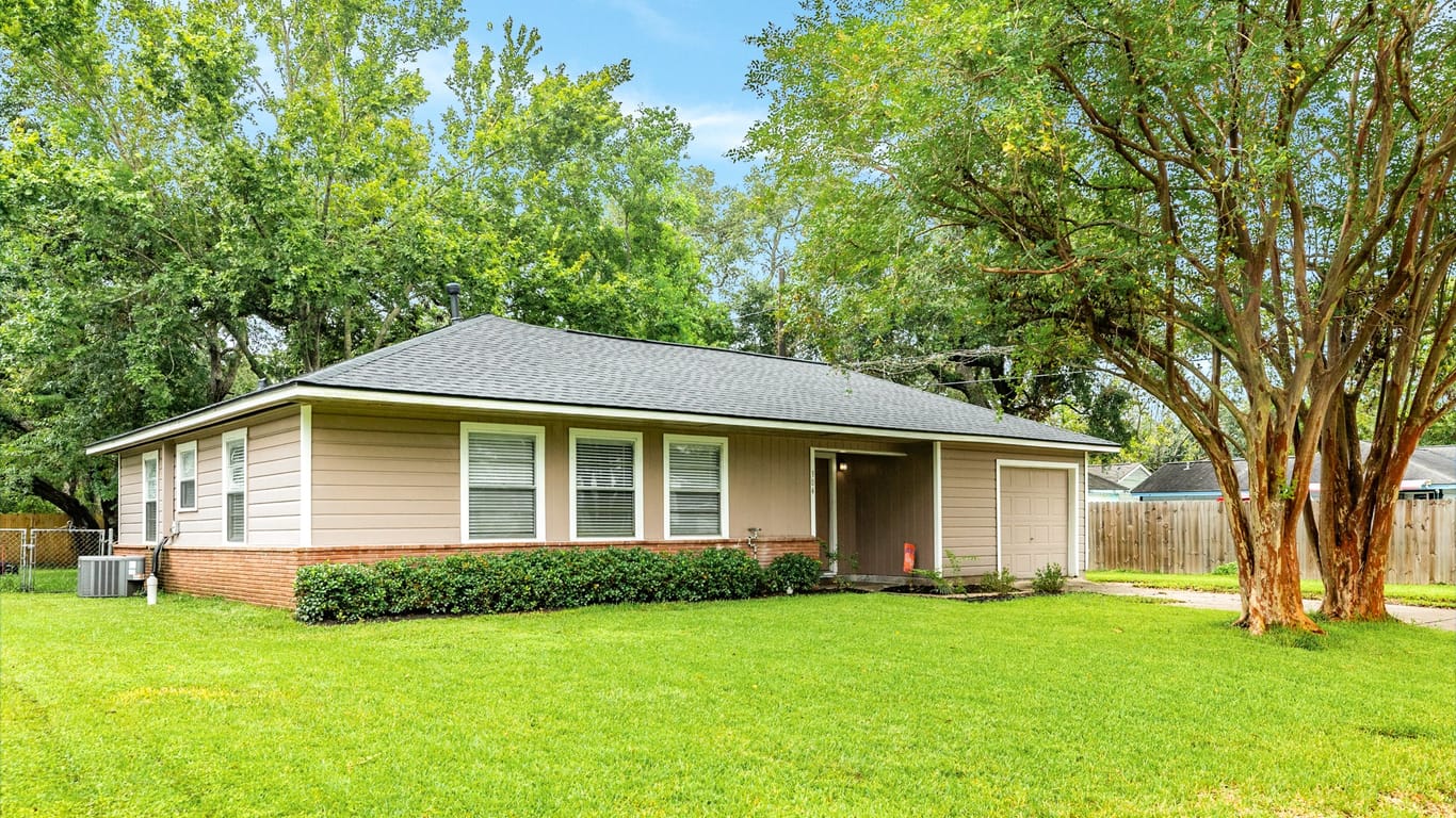 Lake Jackson 1-story, 3-bed 304 Gardenia Street-idx
