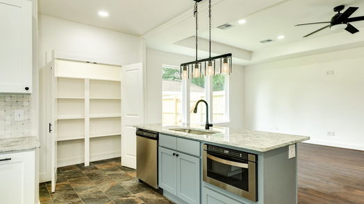 Lake Jackson null-story, 3-bed 120 Honeysuckle Street-idx