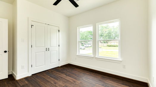 Lake Jackson null-story, 3-bed 120 Honeysuckle Street-idx