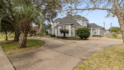 Lake Jackson 2-story, 4-bed 125 Paint Brush Street-idx