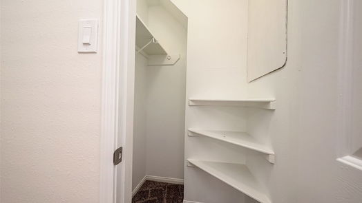 La Porte 2-story, 4-bed 3522 Brookwood Drive-idx