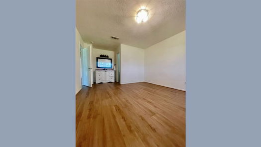 La Porte 1-story, 3-bed 11002 N H Street-idx