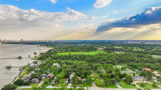 La Porte 2-story, 4-bed 230 Bayshore Drive-idx