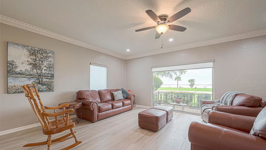 Shoreacres 2-story, 3-bed 3540 Miramar Drive-idx