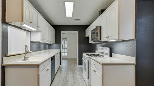 League City 1-story, 3-bed 2001 Williamsburg Court N-idx