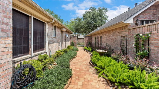 League City 1-story, 3-bed 2342 Fairway Pointe Drive-idx
