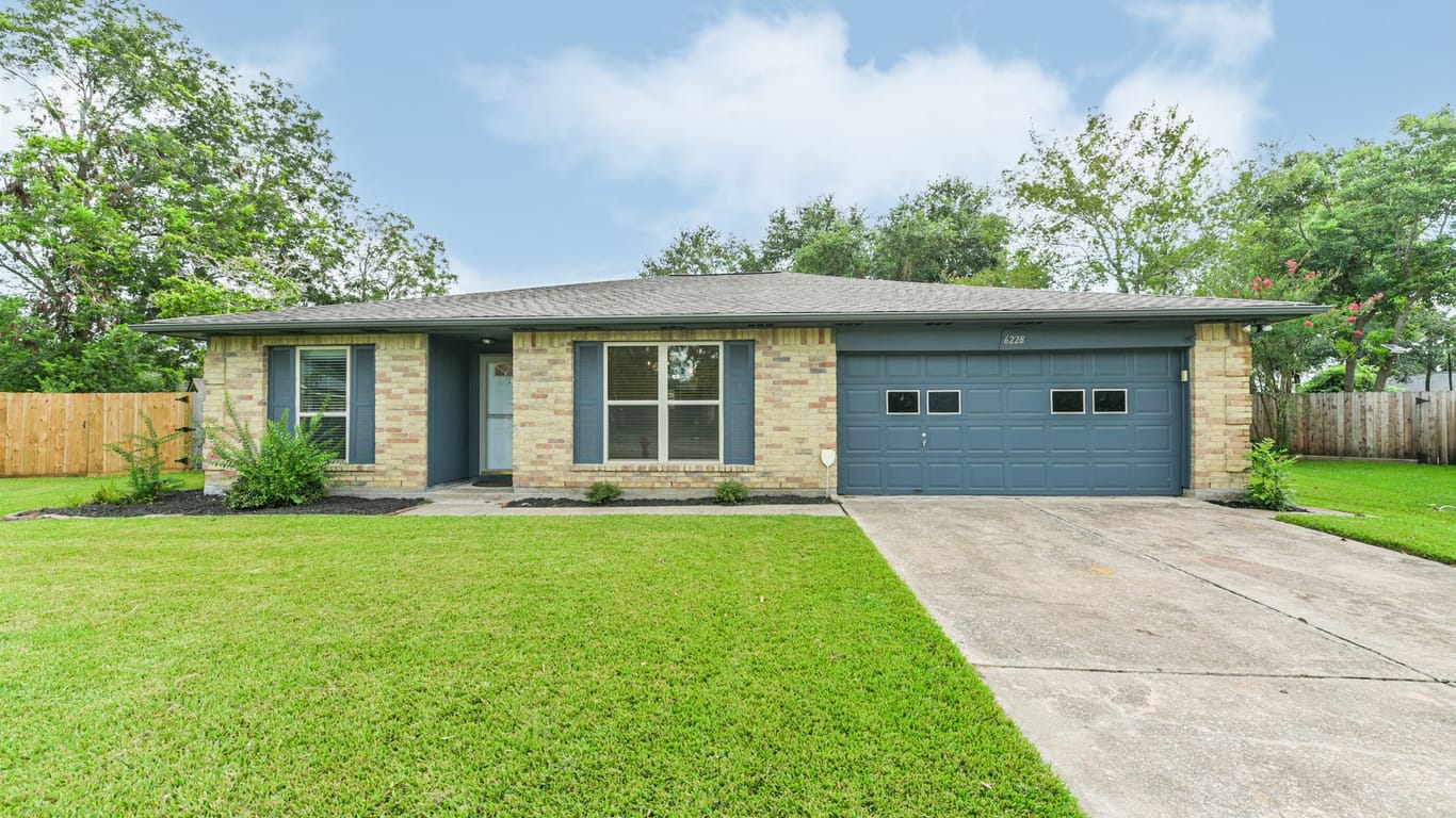 League City 1-story, 3-bed 6228 Creekside Lane-idx