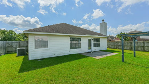 League City 1-story, 3-bed 2119 Laughing Gull Lane-idx