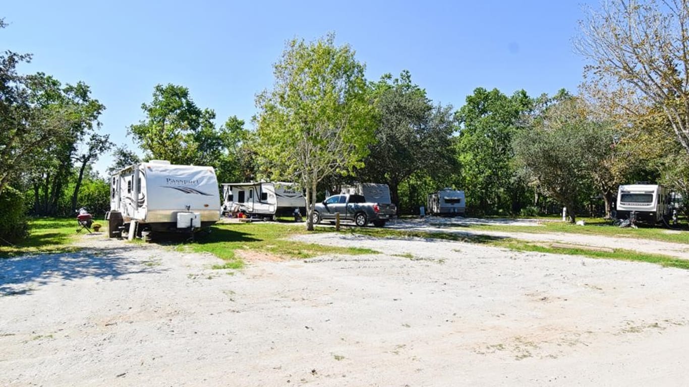 Manvel 2-story, null-bed RV Park, Rivers at Bailey Ave Road-idx