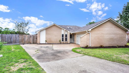 Pearland 1-story, 3-bed 2416 Meadow Green Drive-idx
