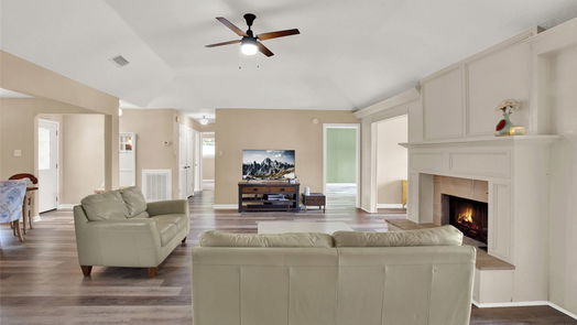 Pearland 1-story, 3-bed 2416 Meadow Green Drive-idx