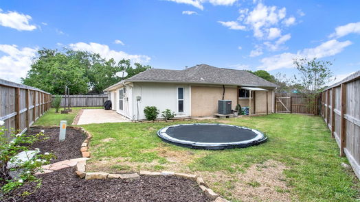 Pearland 1-story, 3-bed 2416 Meadow Green Drive-idx