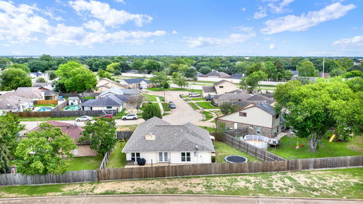 Pearland 1-story, 3-bed 2416 Meadow Green Drive-idx