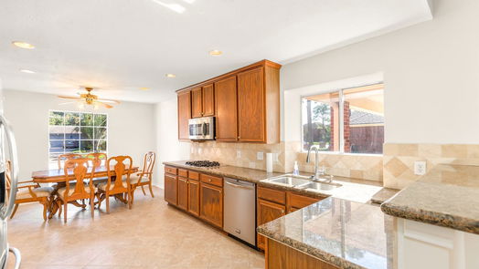 Pearland 2-story, 4-bed 2602 Briar View Drive-idx
