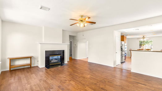 Pearland 2-story, 4-bed 2602 Briar View Drive-idx