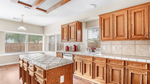 Pearland 2-story, 4-bed 5605 Tyler Street-idx