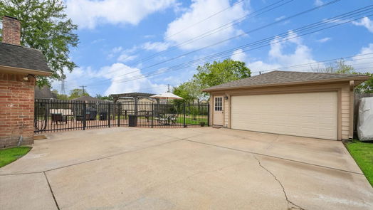 Pearland 2-story, 5-bed 2912 Country Club Drive-idx