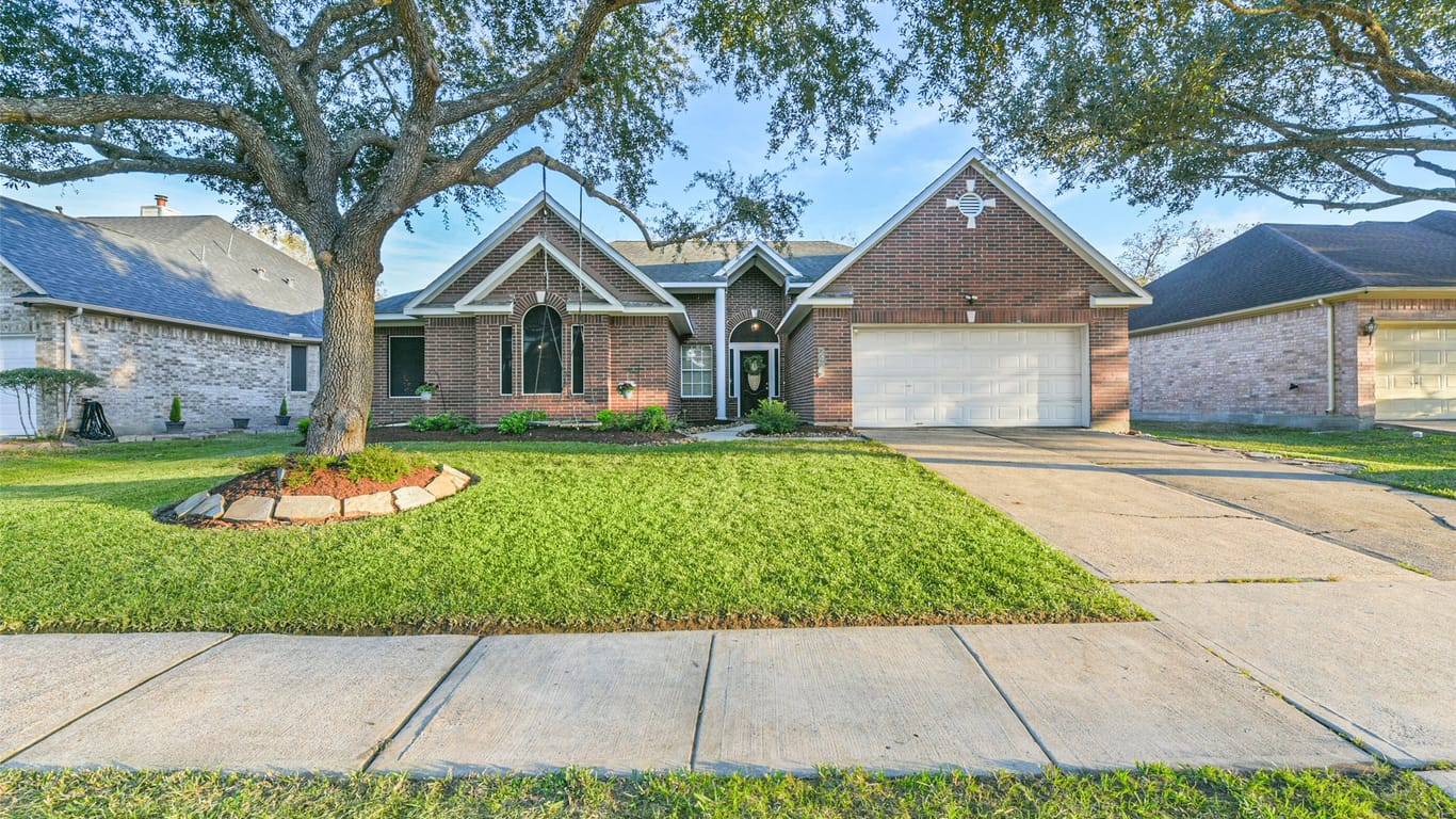 Pearland 1-story, 3-bed 2425 Piney Woods Drive-idx
