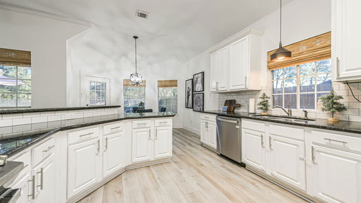 Pearland 1-story, 3-bed 2425 Piney Woods Drive-idx
