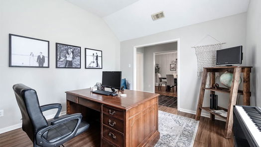 Pearland 1-story, 3-bed 3717 Pin Oak Drive E-idx