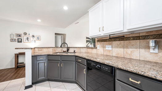 Pearland 1-story, 3-bed 3717 Pin Oak Drive E-idx