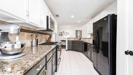 Pearland 1-story, 3-bed 3717 Pin Oak Drive E-idx