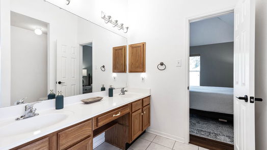 Pearland 1-story, 3-bed 3717 Pin Oak Drive E-idx