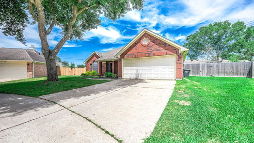 Pearland 1-story, 3-bed 3717 Pin Oak Drive E-idx