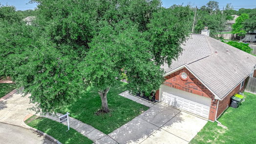 Pearland 1-story, 3-bed 3717 Pin Oak Drive E-idx