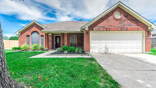 Pearland 1-story, 3-bed 3717 Pin Oak Drive E-idx