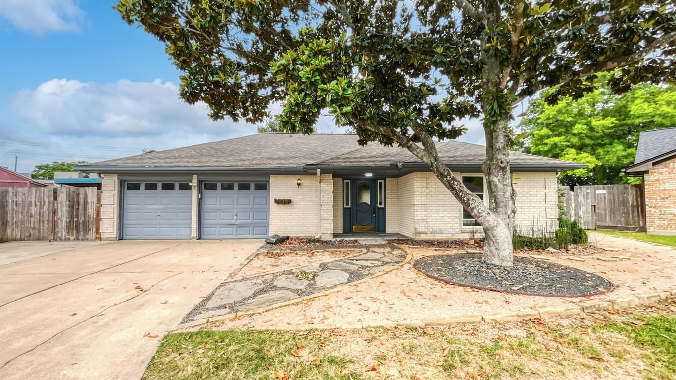 Pearland 1-story, 3-bed 2109 Roland Rue Street-idx
