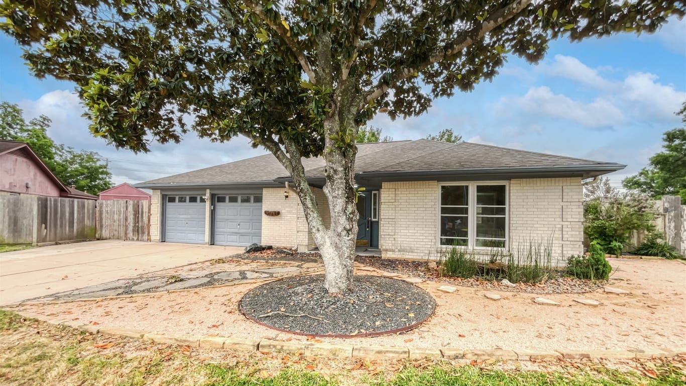 Pearland 1-story, 3-bed 2109 Roland Rue Street-idx