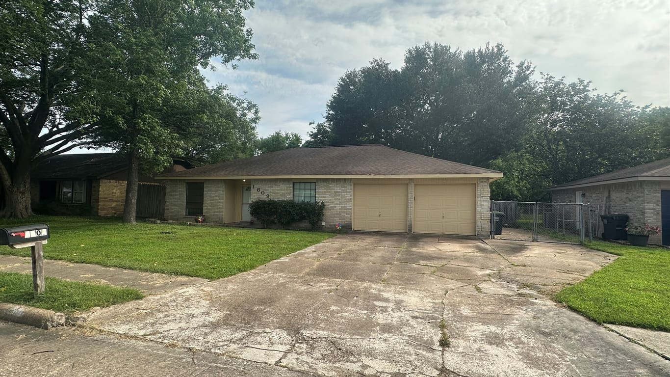 Pearland 1-story, 3-bed 1609 Live Oak Hollow Street-idx
