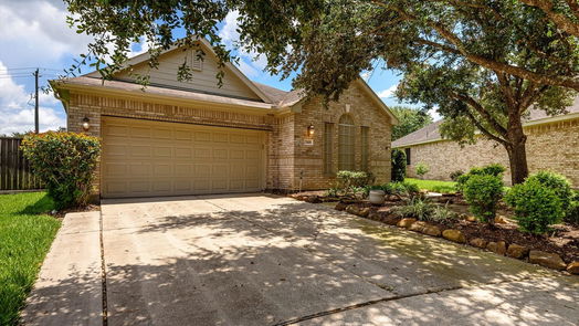 Pearland 1-story, 2-bed 2401 Ameno Drive-idx