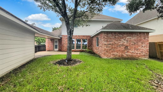 Pearland 2-story, 4-bed 3904 Canyon Lake Drive-idx