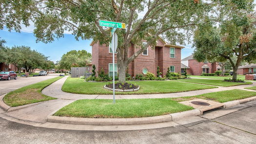 Pearland 2-story, 4-bed 3605 Inverness Court-idx