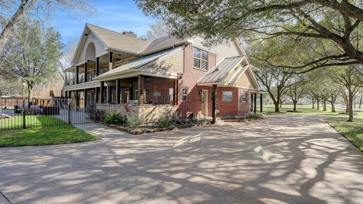 Pearland 2-story, 4-bed 5205 W Orange Street-idx