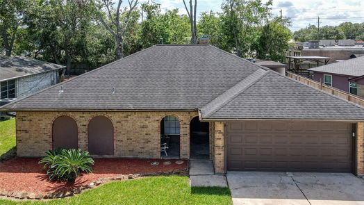 Pearland 1-story, 3-bed 2105 Roland Rue Street-idx