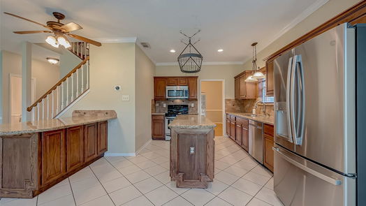 Pearland 2-story, 4-bed 1203 Chesterwood Drive-idx