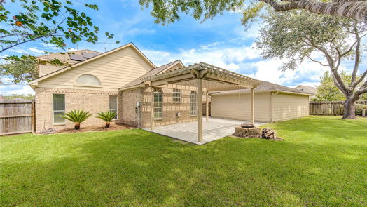 Pearland 2-story, 5-bed 1910 Willow Lake Drive-idx
